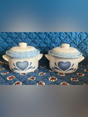 VTG Blue Sponge Heart Stoneware Covered Mini Casserole Crock w/ Handles Set Of 2